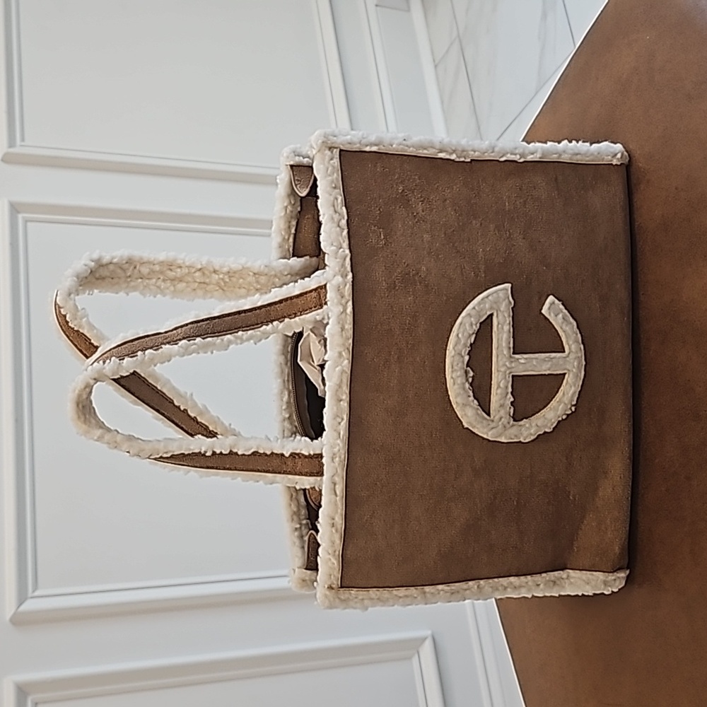 Inspired sherpa trim bag